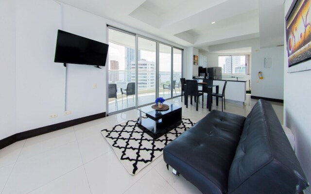 Dream Apartment, Facing the sea