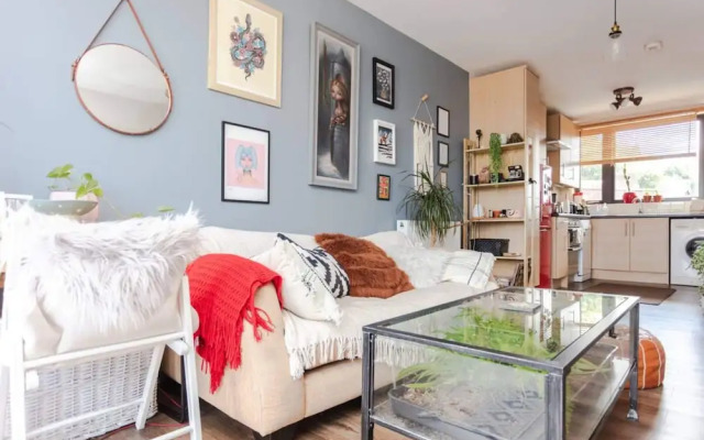 Serene 1 Bedroom Flat in Clapton With Balcony