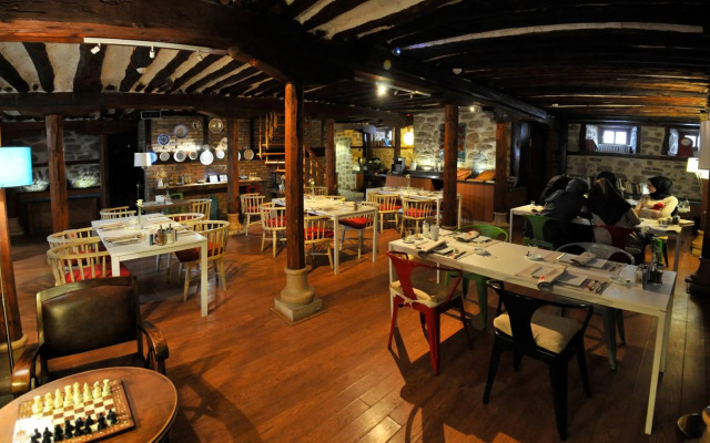 Hich Hotel Konya