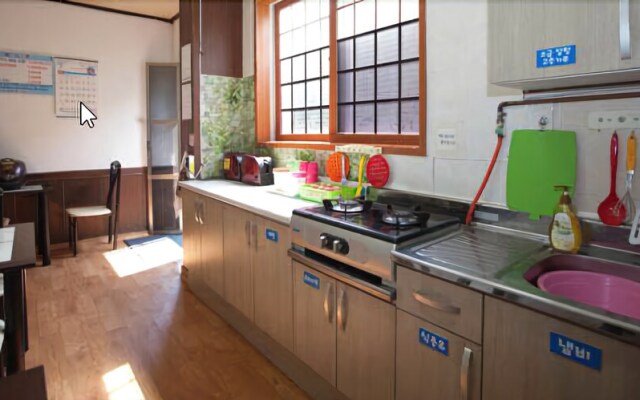 Padam Padam Guesthouse - Hostel