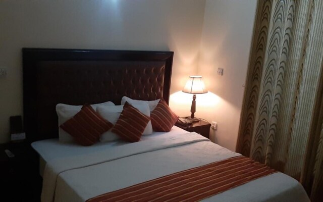 Hotel Executive Lodges