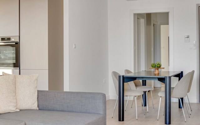 Sanders Crystal 1 - Cute  2-bdr Apt With Shared Pool