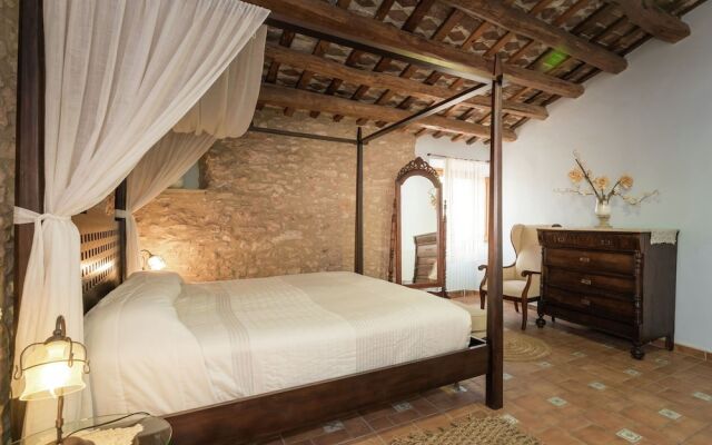 Grand Mansion in La Bisbal del Penedès With Sauna