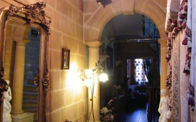 Nocturne Family House