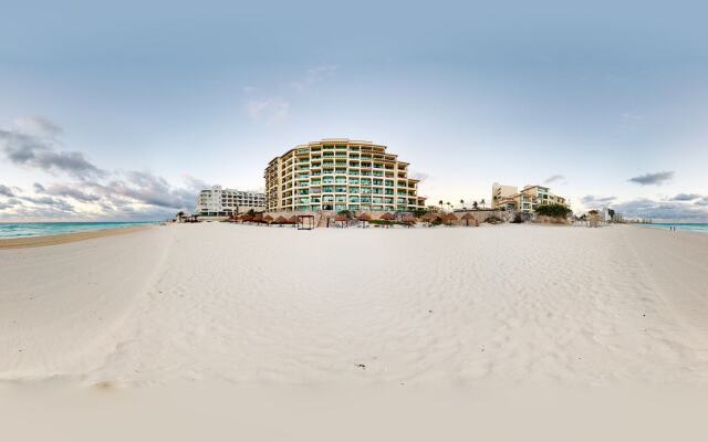 The Villas Cancun by Grand Park Royal - All Inclusive