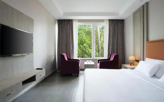 OYO 2440 Palm Grove