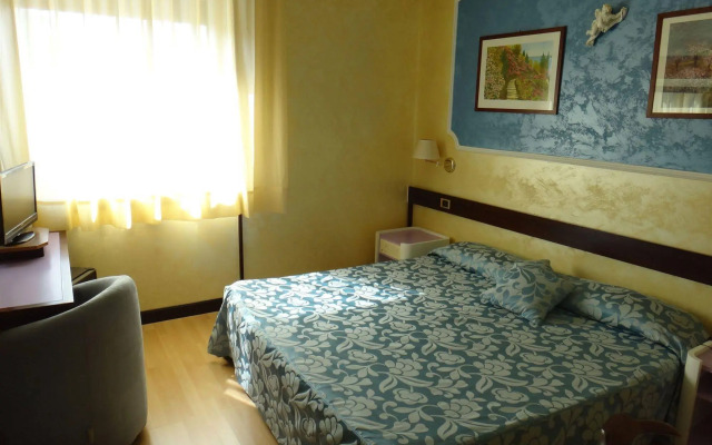 Benny Hotel