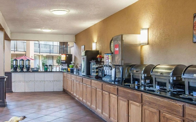 Clarion Inn