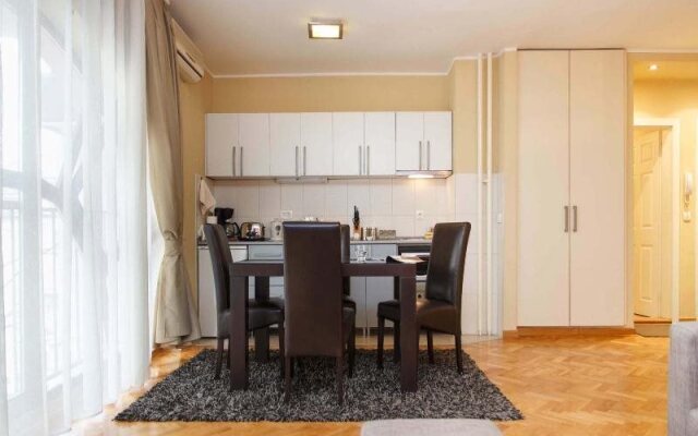 One Bedroom Apartment Little Bay