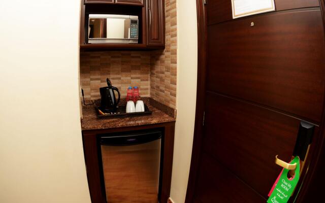 Queen's Suite Hotel