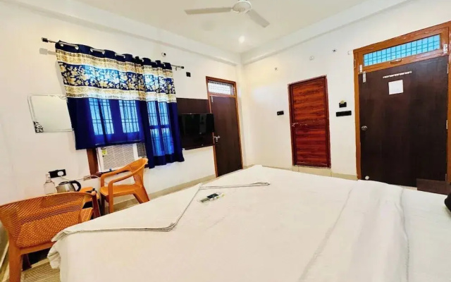 Hotel Aparna Palace