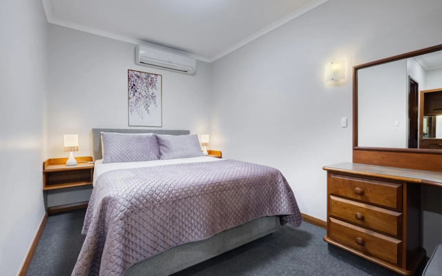 Adelaide Inn