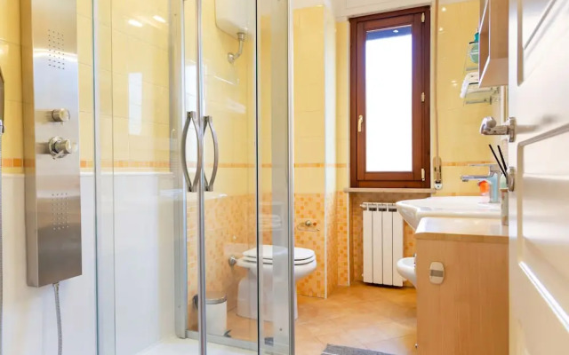 Bright flat next to the Vomero