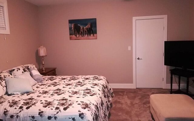McConachie Luxury Inn
