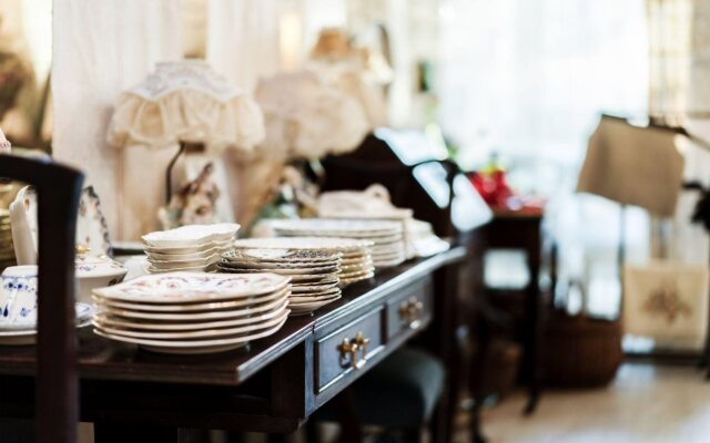 Margarret Pension and Antique Cafe