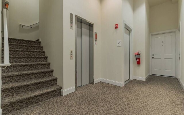 115 S 21st - 402
