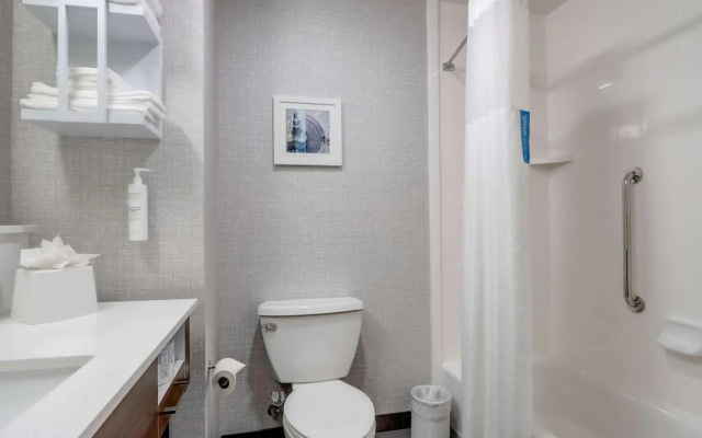 Hampton Inn & Suites Cincinnati Midtown Rookwood