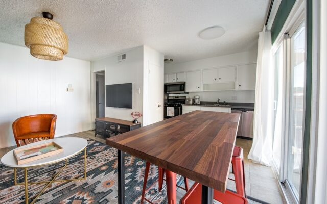 WanderJaunt - West Campus Apartments