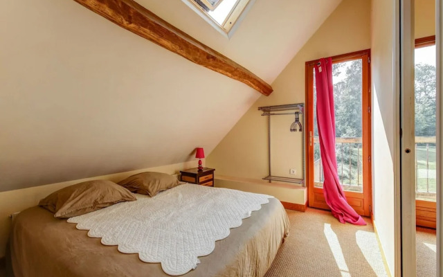 Pleasant Holiday Home in Raizeux With Garden