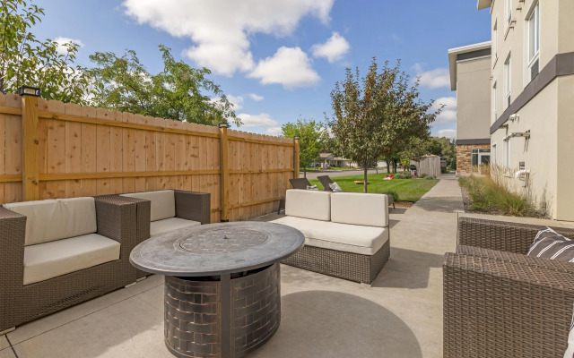 Best Western Plus Isanti