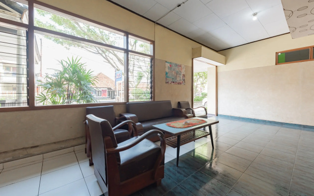 RedDoorz Syariah @ Hotel Budi Family