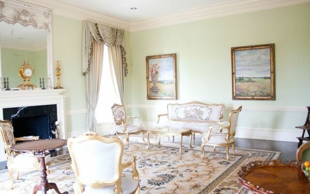 Fountainview Mansion