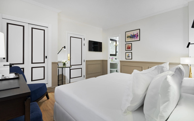 H10 Corregidor Boutique Hotel