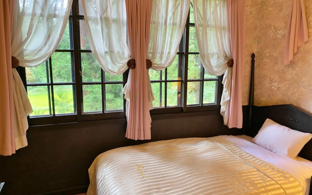 Restaurant & Hotel Traumerei – Guest Rooms – Hakuba