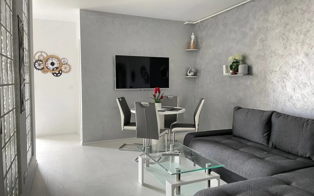 Westpark2 One-Bedroom Suite W5 Lakeview