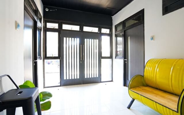 Oyo 1293 Claudya Residence