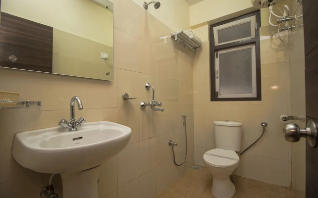Greater Kailash The Palace By OYO Rooms