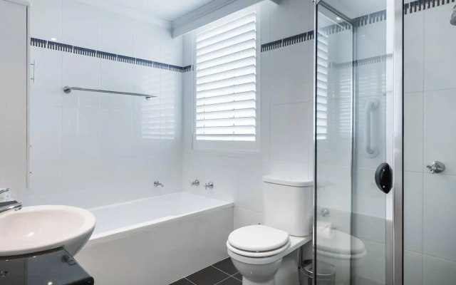 Pacific Views Resort