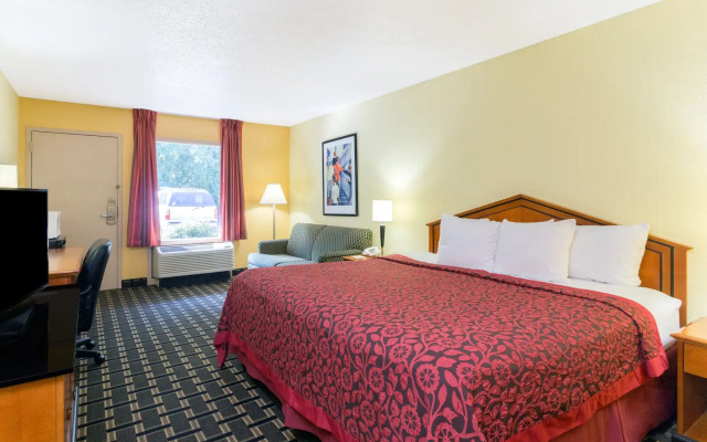 Days Inn By Wyndham Savannah Airport