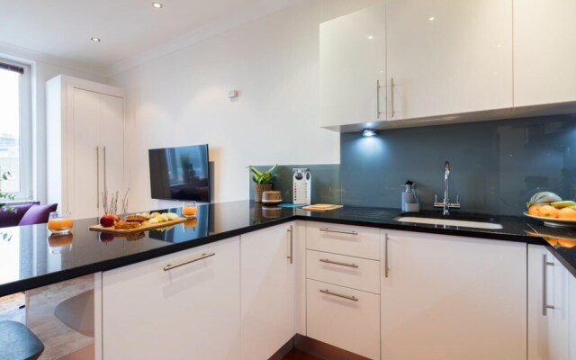 The Kensington Gardens - Modern & Bright 2BDR Flat