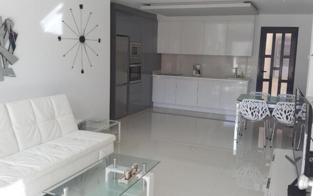 Playa Elisa Bay app 411