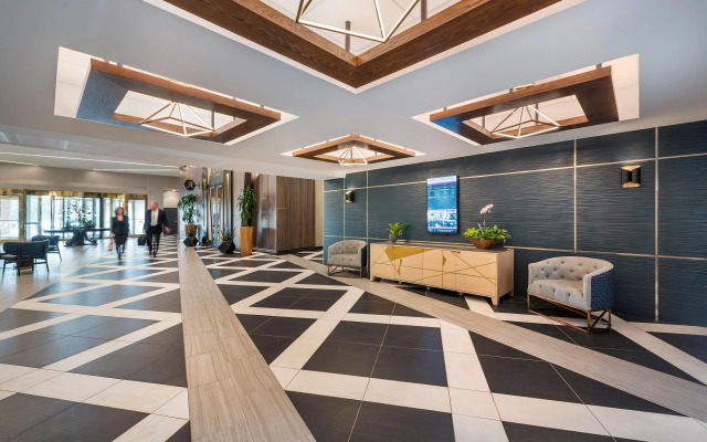 Crowne Plaza Providence-Warwick Airport by IHG