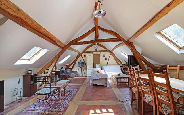 Charming Holiday Home in Raizeux Near Forest