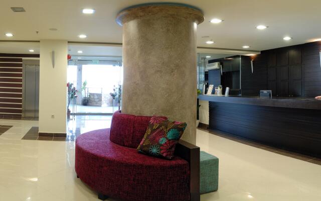 Mistral Mare Hotel