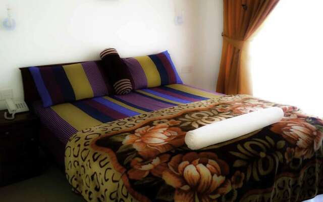 Yoho Toppass Breeze Hotel