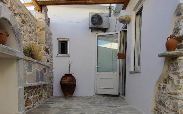 Laina Traditional Guest House