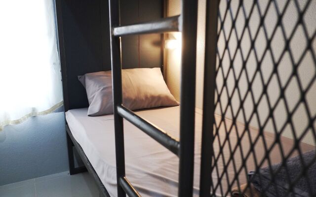 Urban Bed Hostel - Adults Only