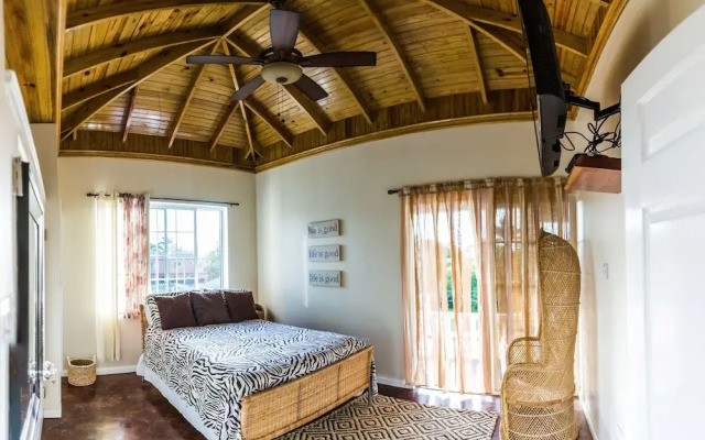 Blue Paloma Bed & Breakfast