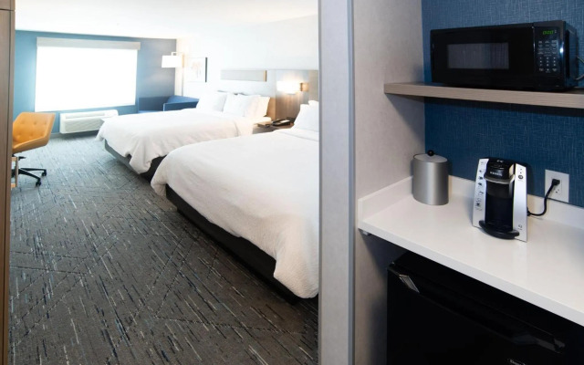 Holiday Inn Express & Suites Moose Jaw, an IHG Hotel