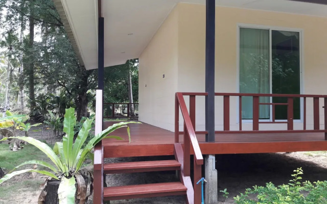 Baan Phuean Koh Kood