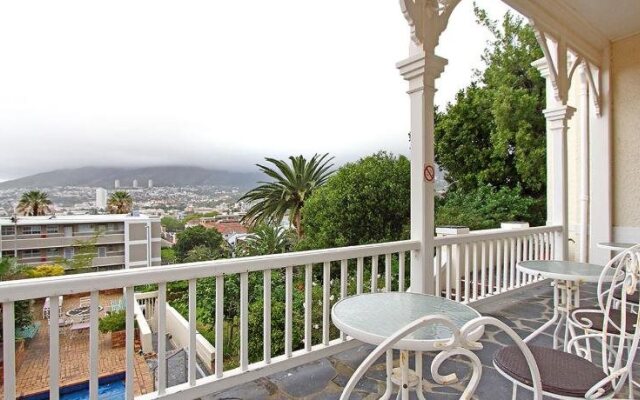 Hillcrest Manor Guesthouse