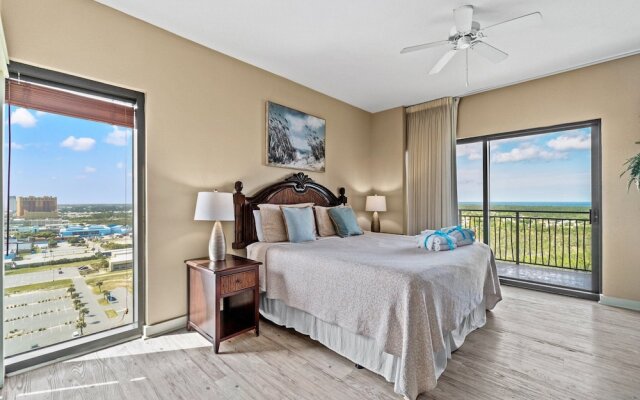 Rooftop Views of The Gulf! 1800 Square Foot Private Rooftop Terrace!