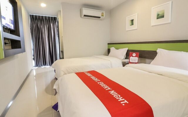 Nida Rooms Petchburi Crown 21 at Cubic Hotel
