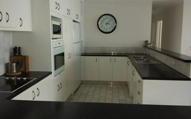 Kirribilli Riverfront Apartments
