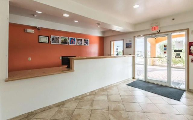 Motel 6 Alvarado, TX