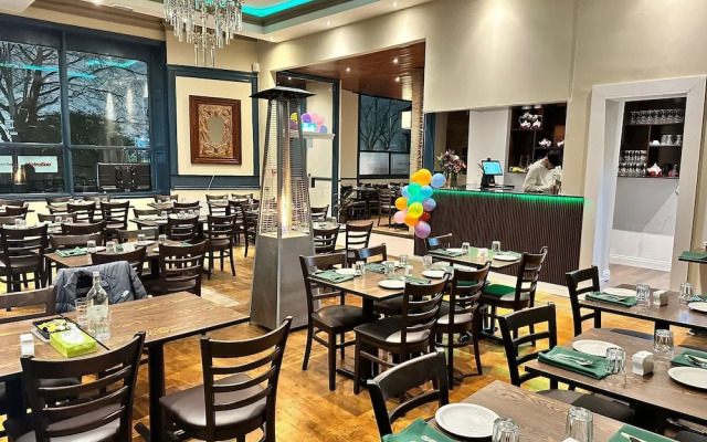 Green Ariana hotel and restaurant